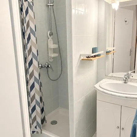 Calme, Vue étang, Climatisé Et Parking Appartement *