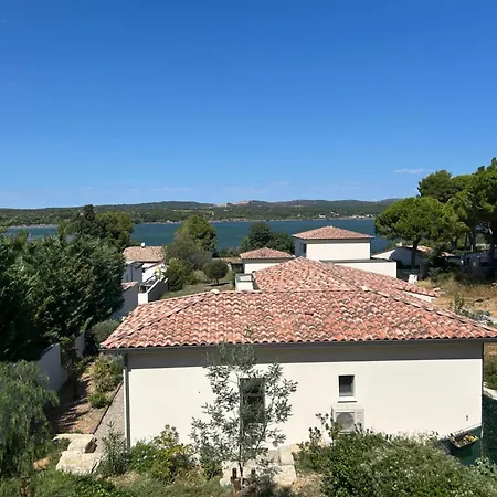 Calme, Vue étang, Climatisé Et Parking Appartement *